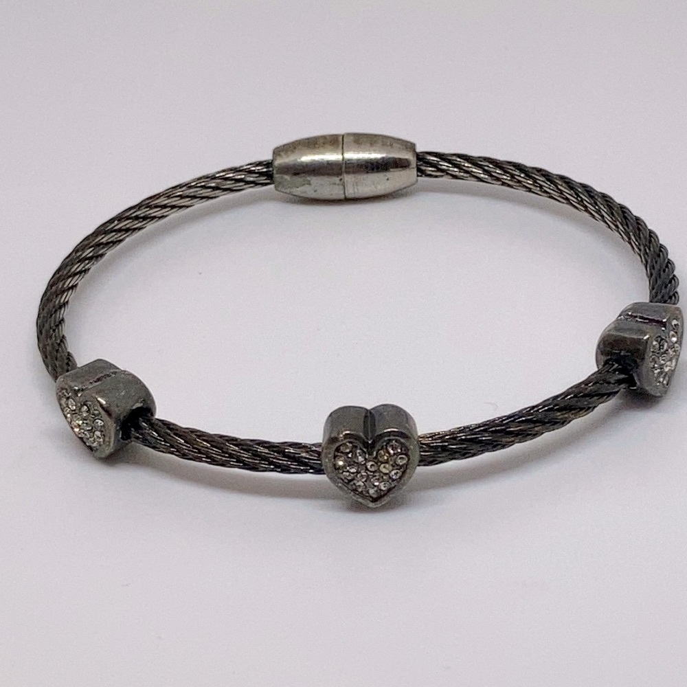 Silver Cable Chain Heart Charm Bracelet | Women’s Magnetic Clasp Bracelet